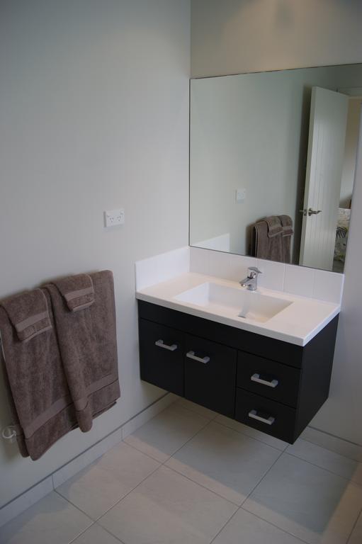 Waihi Beach Getaway-Studio, Ensuite & Private Deck Bagian luar foto
