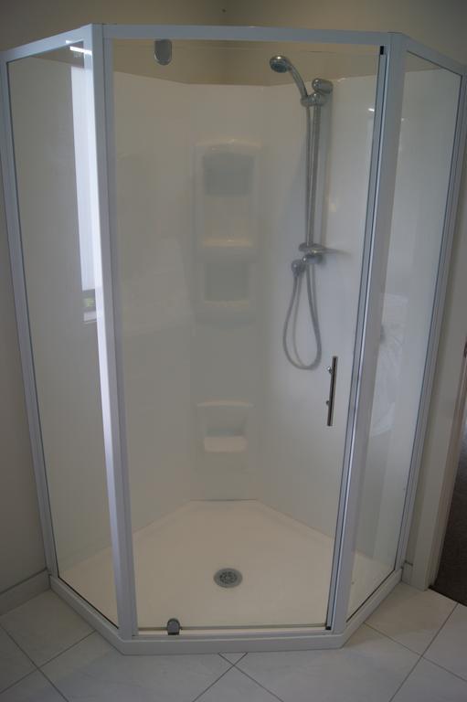 Waihi Beach Getaway-Studio, Ensuite & Private Deck Bagian luar foto