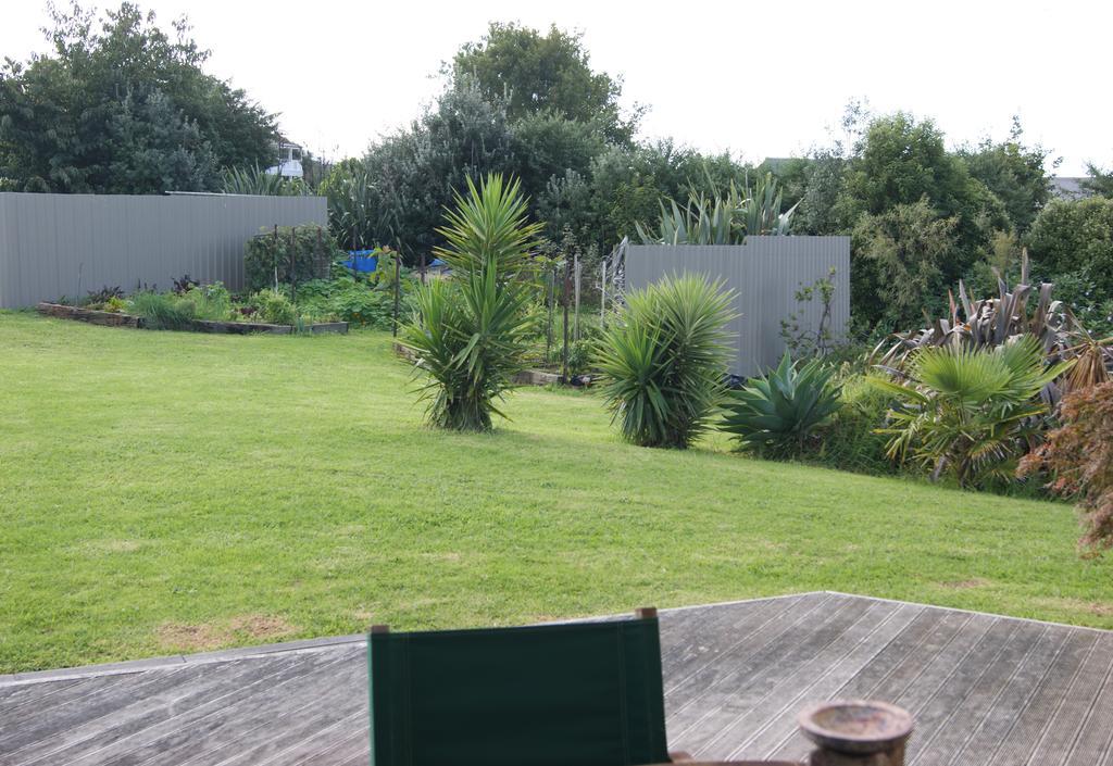 Waihi Beach Getaway-Studio, Ensuite & Private Deck Bagian luar foto