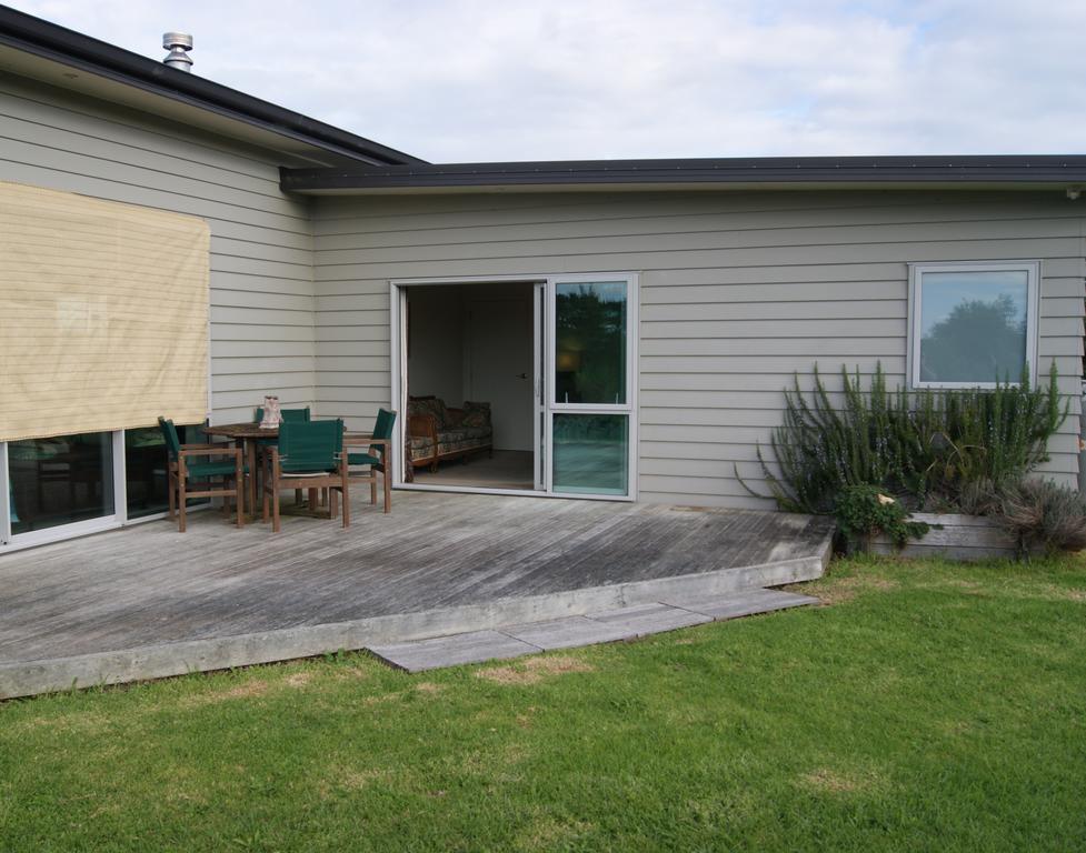 Waihi Beach Getaway-Studio, Ensuite & Private Deck Bagian luar foto
