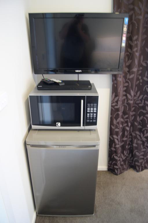 Waihi Beach Getaway-Studio, Ensuite & Private Deck Bagian luar foto